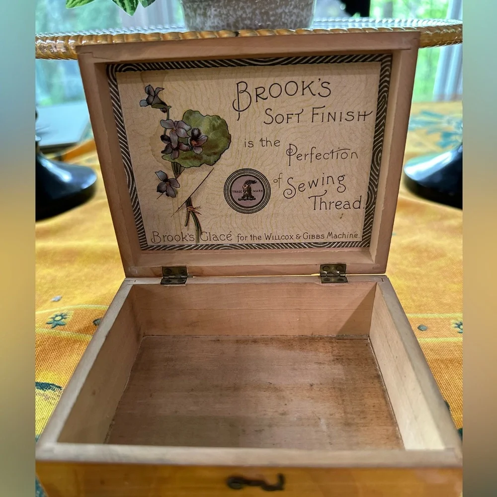 Brooks Rare Antique Brooks Soft Finish Sewing Thread Small Wooden Box GUC